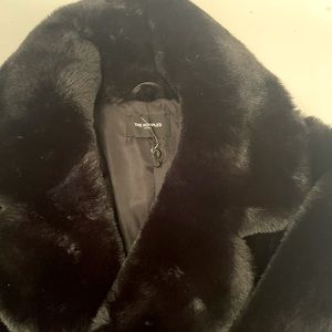 BEAUTIFUL BLACK FAUX FUR JACKET